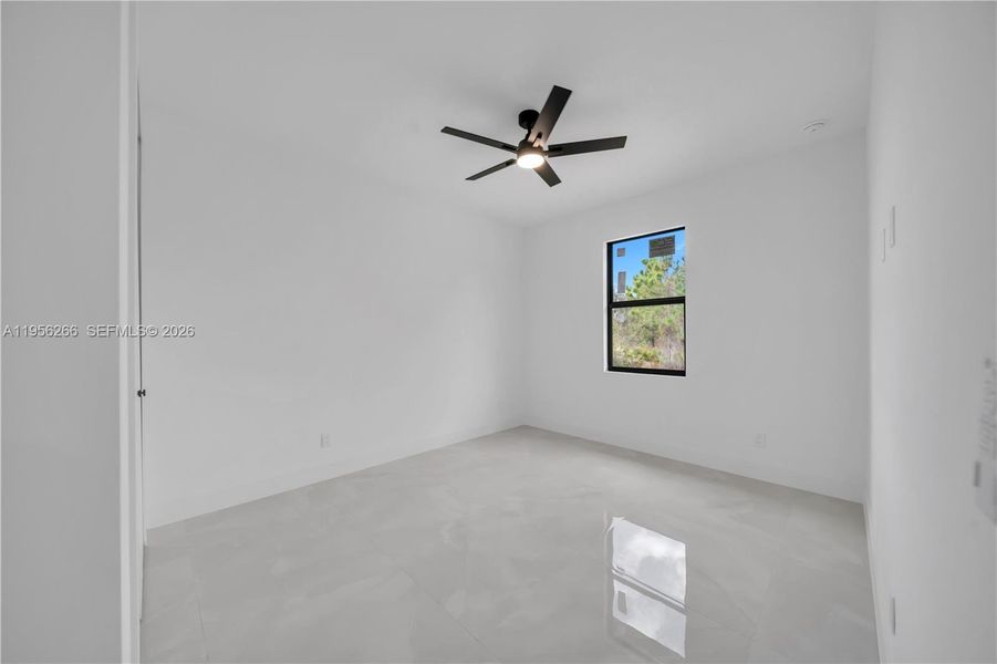 Spacious, unfurnished interior of a new home in , Lehigh Acres (Image 38).