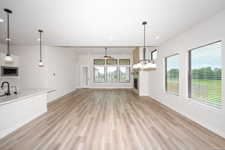 Spacious, unfurnished interior of a new home in Nolte Farms, Seguin (Image 27).