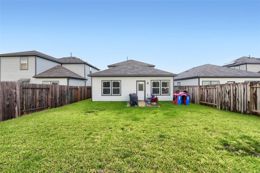 Exterior details and patio area of a home in Paloma at Sanford Farms, Waller (Image 3).