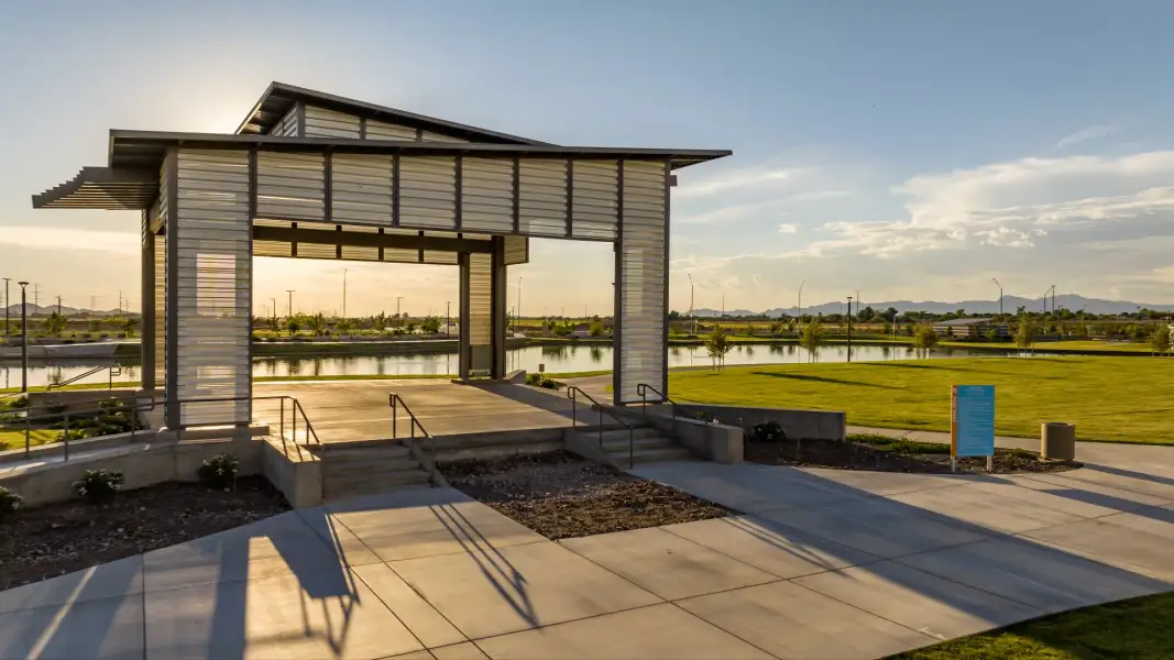 Community amenities in Alamar, Avondale (Image 14).