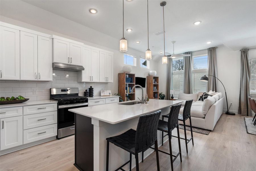 Photos are of a staged model with the same floor plan. Actual residence and interior finishes may vary. Photos are of a staged model with the same floor plan. Actual residence and interior finishes may vary.