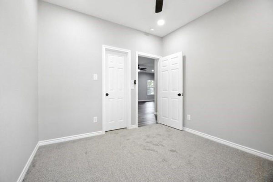 Spacious, unfurnished interior of a new home in , Hillsboro (Image 16).