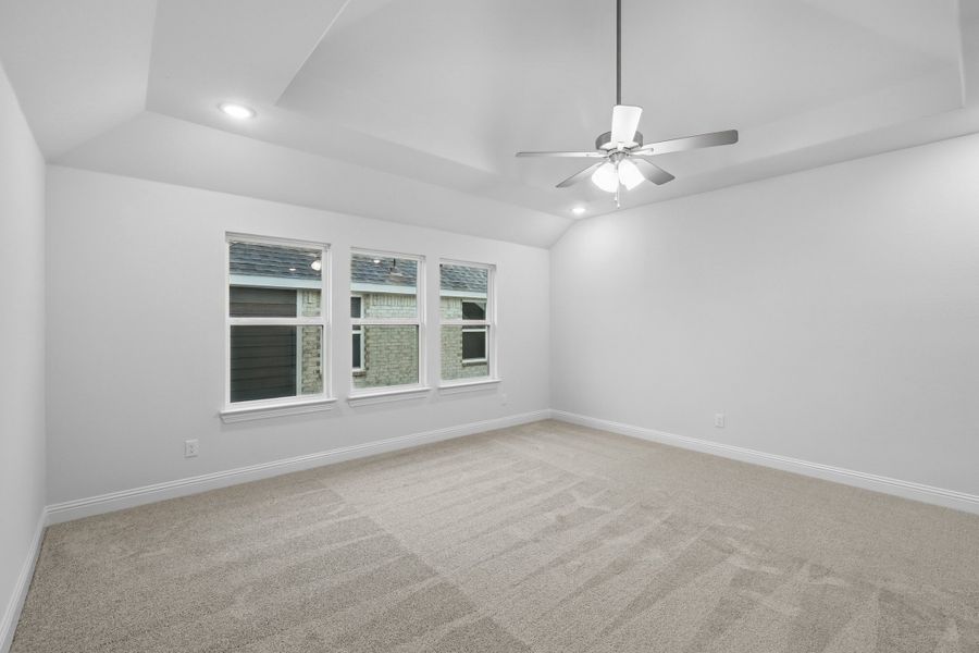 Representative unfurnished interior of a home built from the Classic Series - Dartmouth by DRB Homes in Oaks at San Gabriel, Georgetown (Image 21).