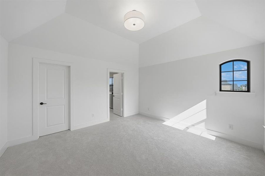 Spacious, unfurnished interior of a new home in Estates at Rockhill, Frisco (Image 36).