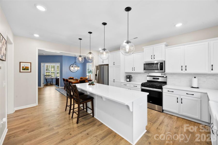 Furnished interior view inside a new home in Edgewater - The Links, Lancaster (Image 26).