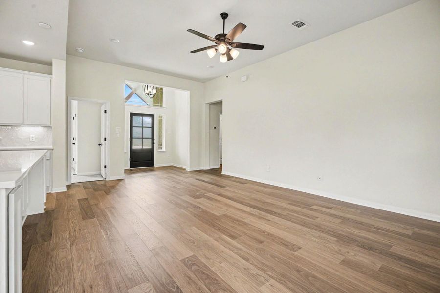 Spacious, unfurnished interior of a new home in Little River Ranch, Bay City (Image 9). Spacious, unfurnished interior of a new home in Little River Ranch, Bay City (Image 9).