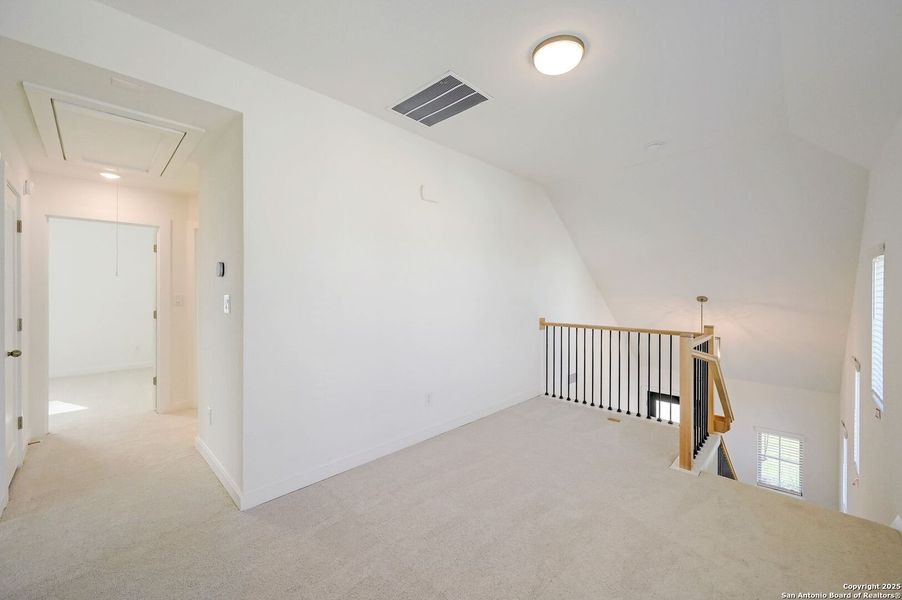 Spacious, unfurnished interior of a new home in Legacy at Lake Dunlap, New Braunfels (Image 30).