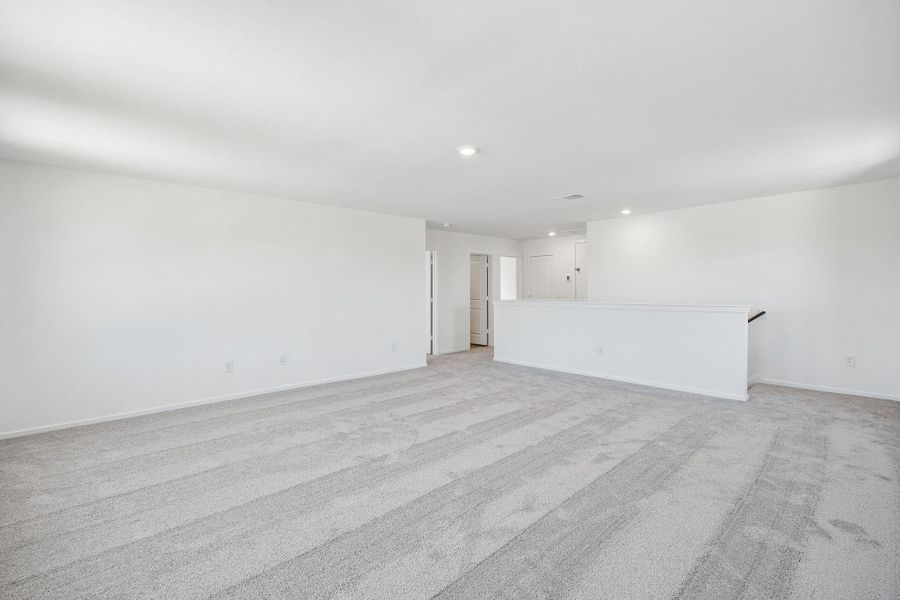 Spacious, unfurnished interior of a new home in Mavera, Conroe (Image 13).