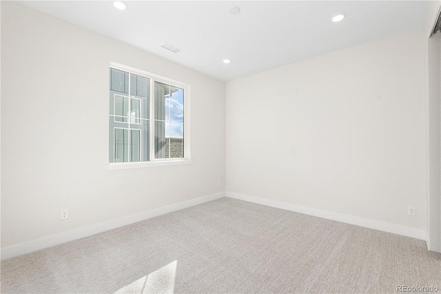Spacious, unfurnished interior of a new home in Gallery at The Canyons, Castle Pines (Image 25).