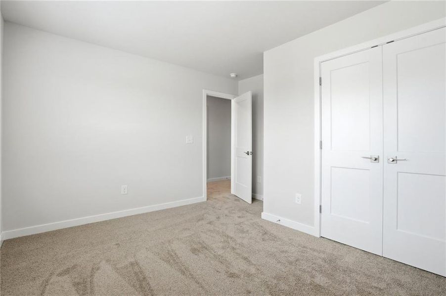 Spacious, unfurnished interior of a new home in Creekbend Overlook, South Fulton (Image 24).