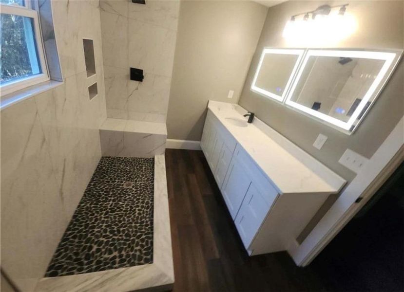 Furnished interior view inside a new home in , Elberton (Image 6).