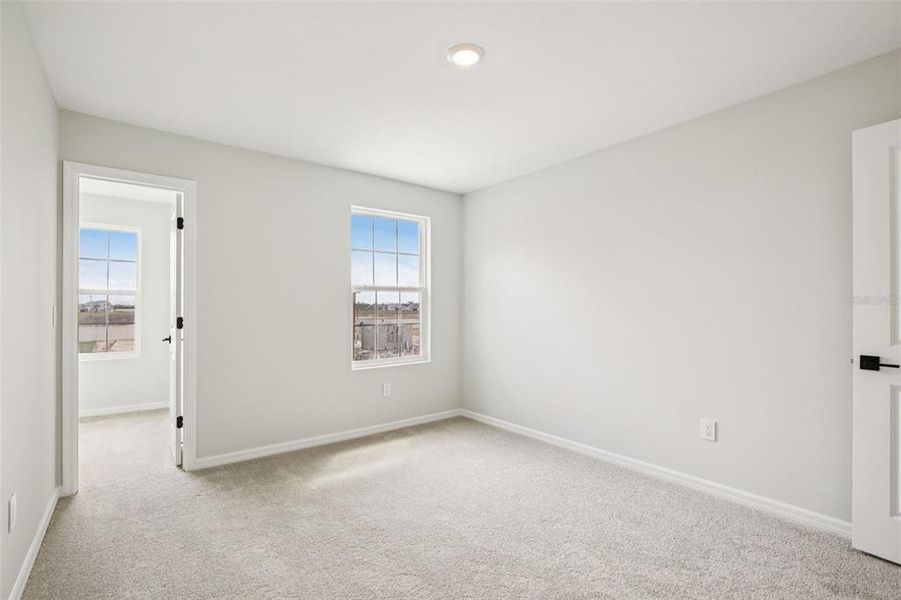 Spacious, unfurnished interior of a new home in Oakfield Trails, Parrish (Image 27).