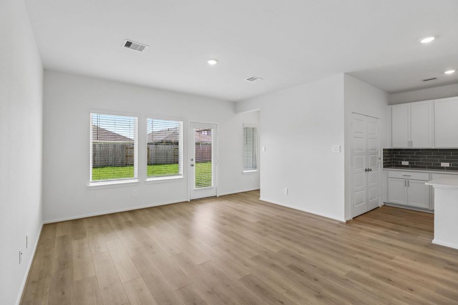 Spacious, unfurnished interior of a new home in Landing Meadows - Premier Series, New Caney (Image 31). Spacious, unfurnished interior of a new home in Landing Meadows - Premier Series, New Caney (Image 31).