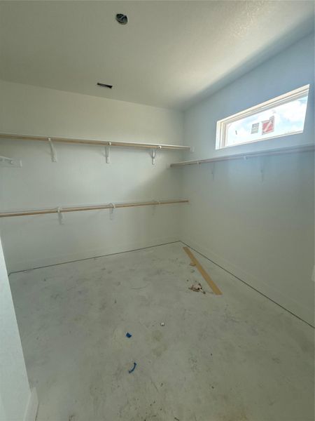 Spacious, unfurnished interior of a new home in Parkside on the River 60', Georgetown (Image 23).