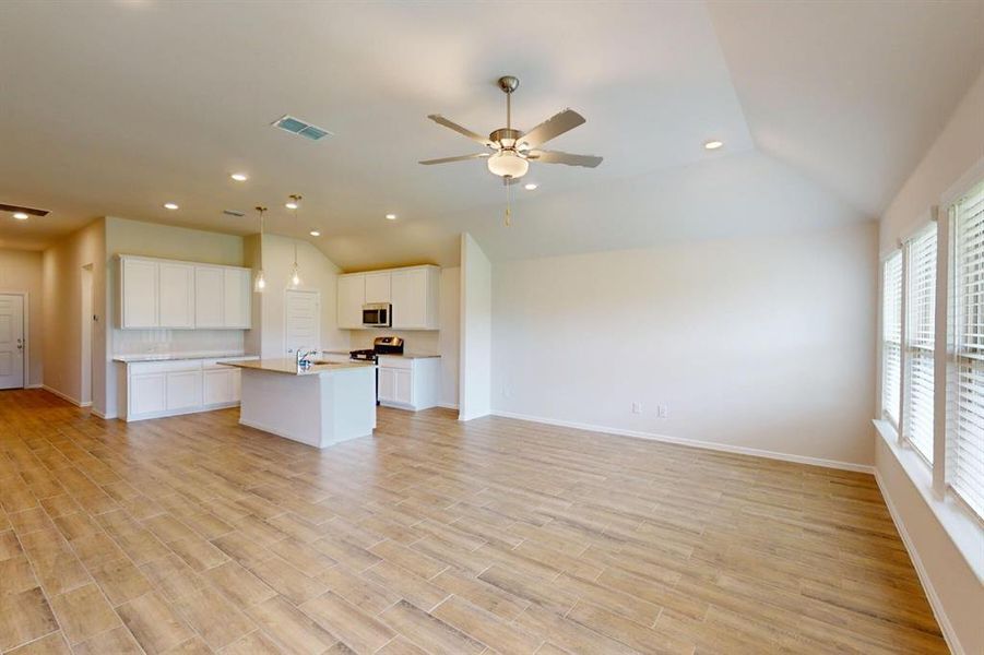 Spacious, unfurnished interior of a new home in Kings Way, Denton (Image 30).