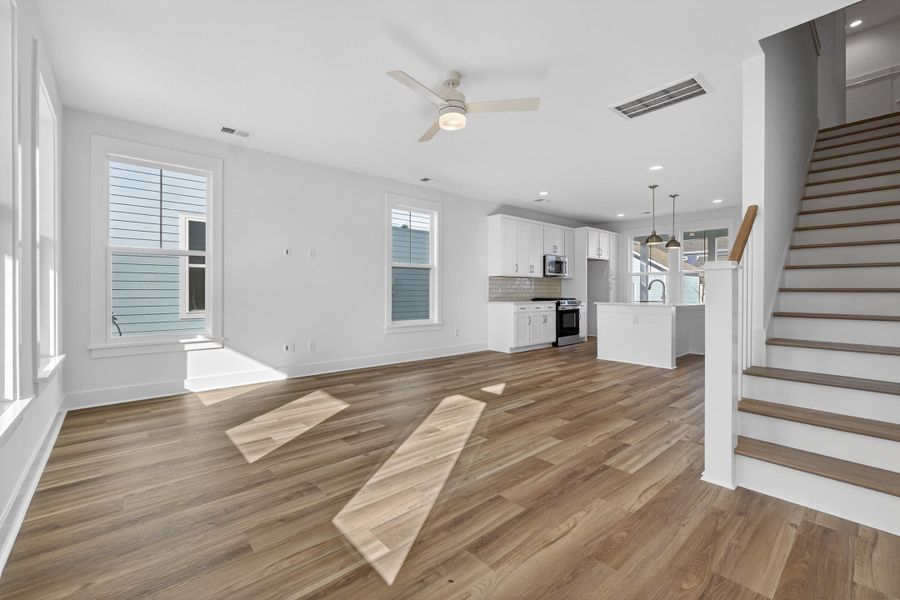 Spacious, unfurnished interior of a new home in , Summerville (Image 29).