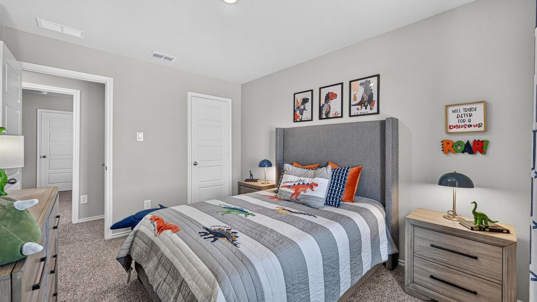 Representative furnished interior of a home built from the Callahan by D.R. Horton in Sunnycreek, Crowley (Image 40).