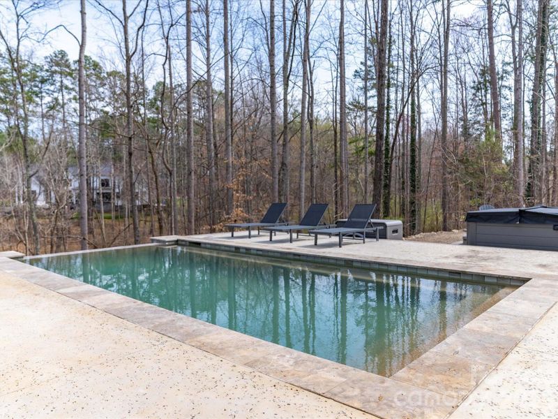 Community amenities in , Mooresville (Image 37).