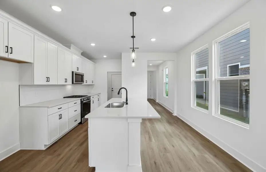 Furnished interior view inside a new home in Del Webb Barton Village, Lebanon (Image 14).