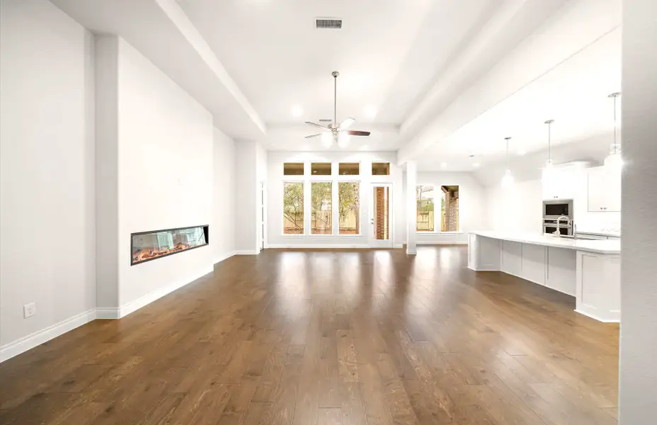 Representative unfurnished interior of a home built from the 3068 by Ravenna Homes in The Woodlands Hills 65′, Willis (Image 32).
