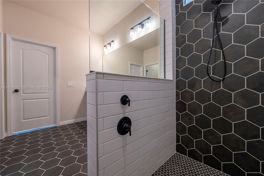 Close-up of interior finishes inside a home in , Clermont (Image 23).