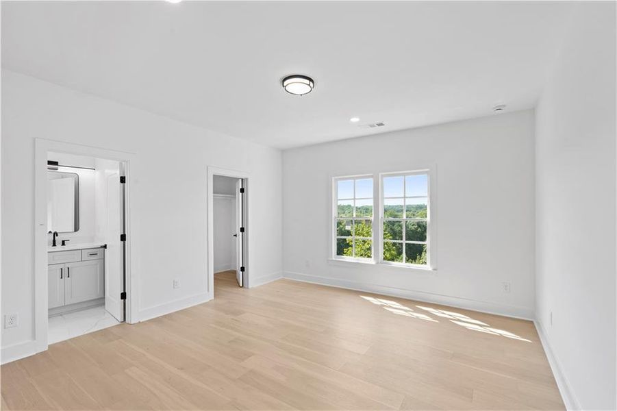 Spacious, unfurnished interior of a new home in , Suwanee (Image 22).