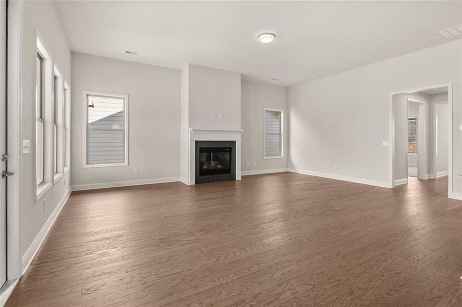 Spacious, unfurnished interior of a new home in Soleil Summit Chase, Snellville (Image 26).