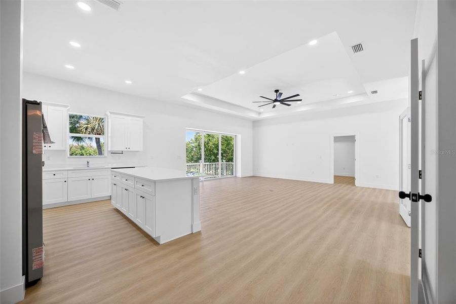 Spacious, unfurnished interior of a new home in , Punta Gorda (Image 30).