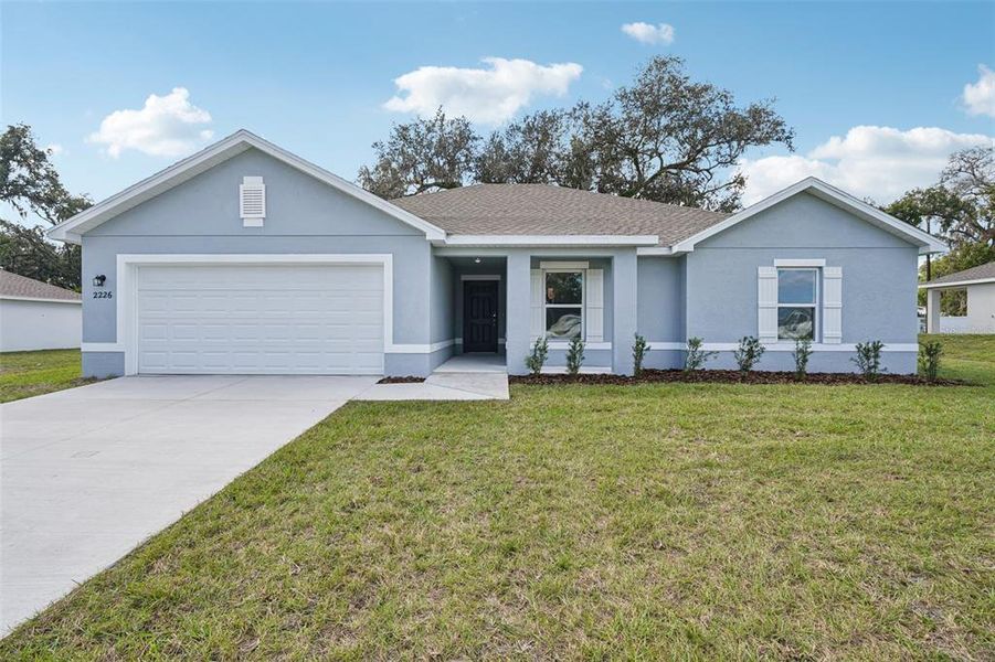 Exterior details and patio area of a home in Sable Run, Ocala (Image 17).