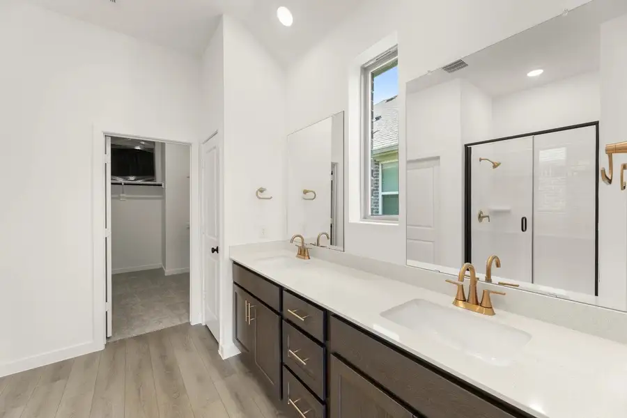 Primary Bathroom Representative Photo featuring the Laguna Collection