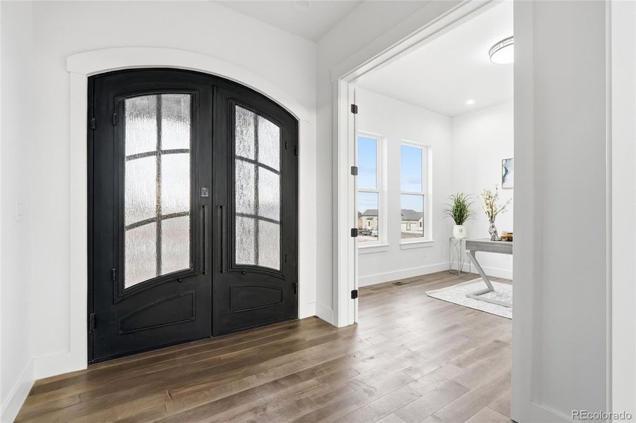 Spacious, unfurnished interior of a new home in , Brighton (Image 43).