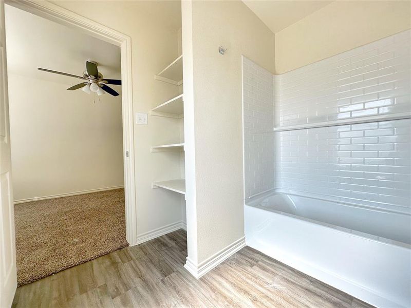 Colors , cabinets and flooring may be vary. Pictures are for reference only.