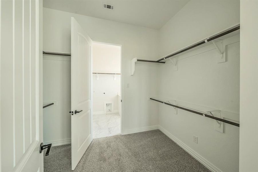 Spacious, unfurnished interior of a new home in Matthews Farms, Venus (Image 31).