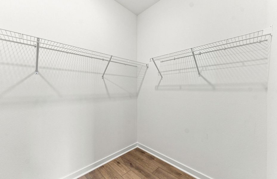 Spacious, unfurnished interior of a new home in Vida's Way, Wesley Chapel (Image 14).