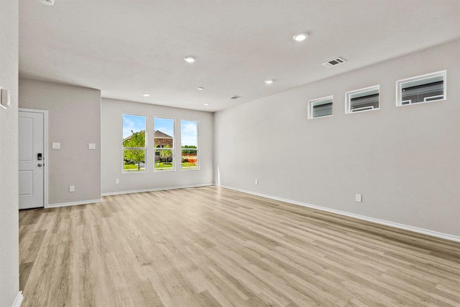 Spacious, unfurnished interior of a new home in Orchard Village, Fort Worth (Image 25).