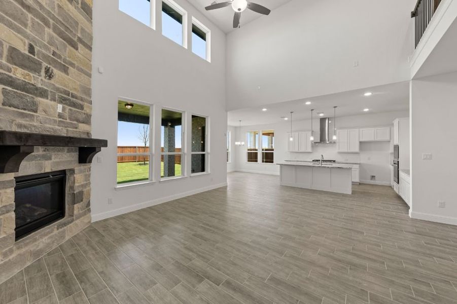 Representative unfurnished interior of a home built from the Grayson by UnionMain Homes in Cambridge Crossing, Celina (Image 37).