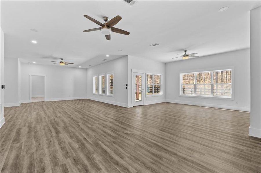 Spacious, unfurnished interior of a new home in , Alpharetta (Image 96).