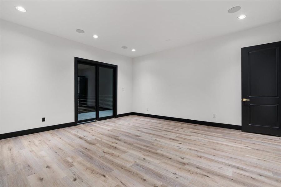 Spacious, unfurnished interior of a new home in , Dallas (Image 20).