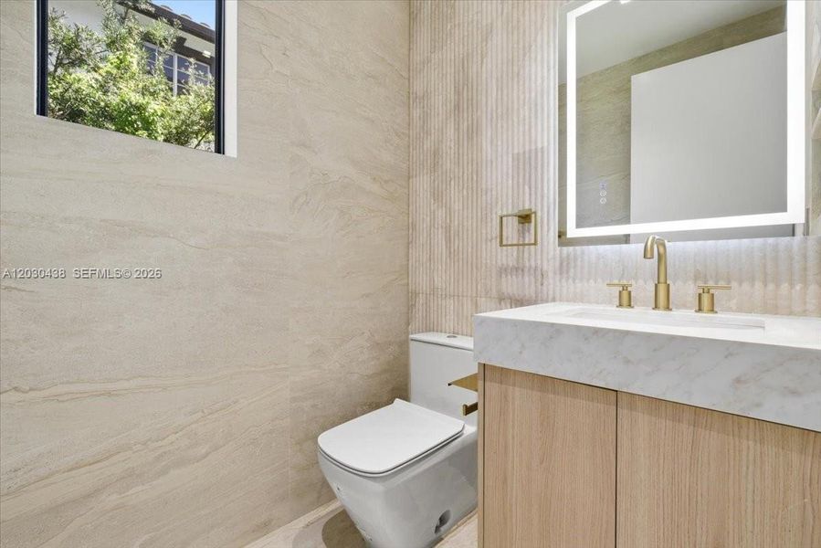Furnished interior view inside a new home in , Hollywood (Image 7).