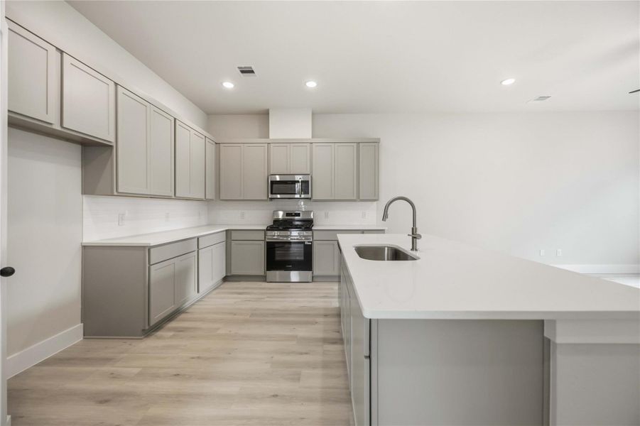 Furnished interior view inside a new home in Alicante, Houston (Image 11).