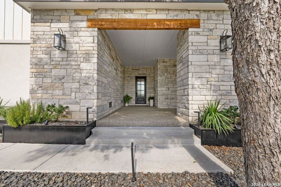 Exterior details and patio area of a home in , McQueeney (Image 28).