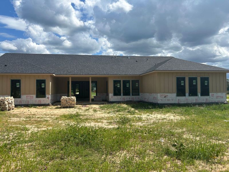 Exterior details and patio area of a home in , Willis (Image 3).