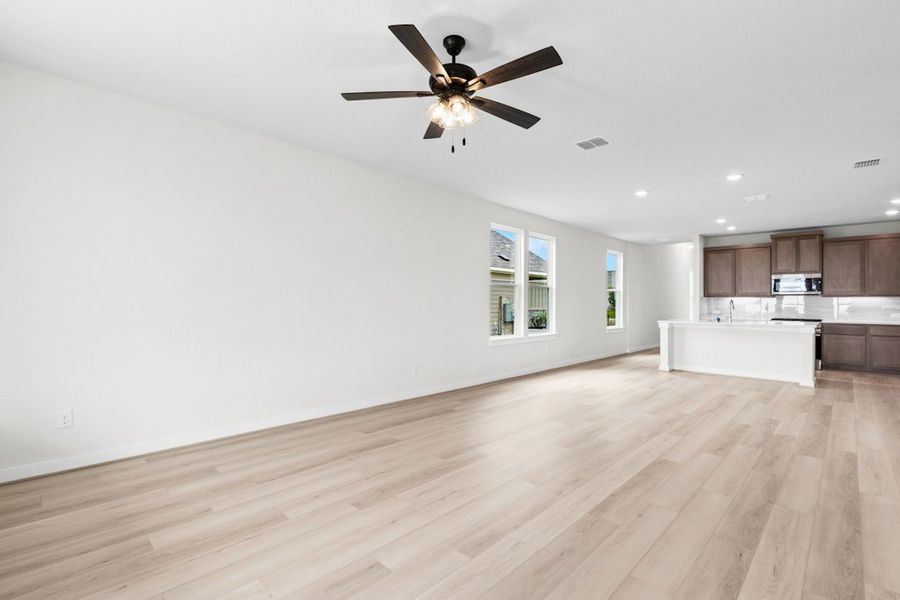 Spacious, unfurnished interior of a new home in Willowbrook, New Braunfels (Image 18). Spacious, unfurnished interior of a new home in Willowbrook, New Braunfels (Image 18).