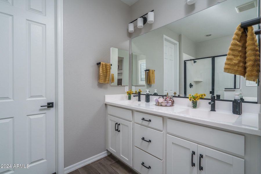 12) PRIMARY BATH 12) PRIMARY BATH