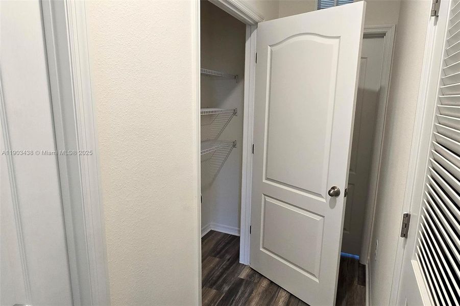 Spacious, unfurnished interior of a new home in , Davenport (Image 42).