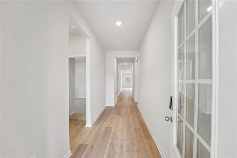 Spacious, unfurnished interior of a new home in Westmont Preserve, Powder Springs (Image 22).