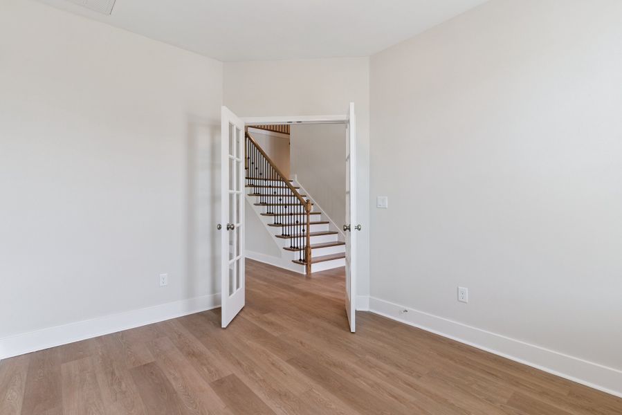 Spacious, unfurnished interior of a new home in NorthShore on the St. Marys River, Kingsland (Image 21).