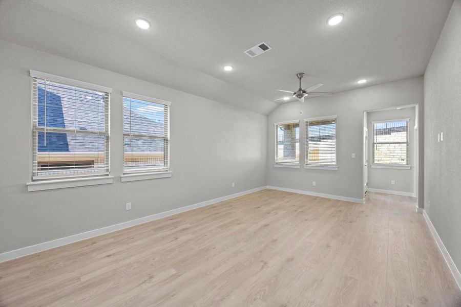 Spacious, unfurnished interior of a new home in Lakeside at Tessera, Lago Vista (Image 15). Spacious, unfurnished interior of a new home in Lakeside at Tessera, Lago Vista (Image 15).