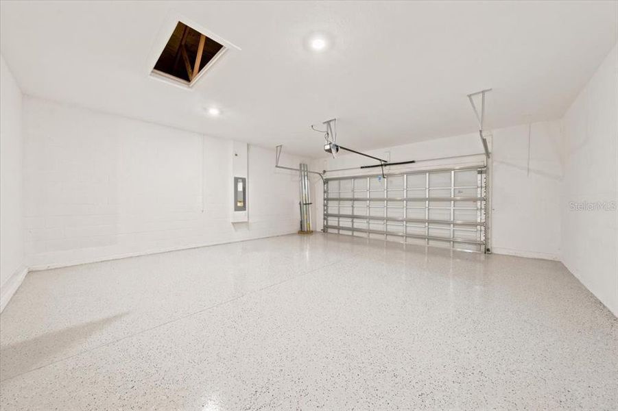 Spacious, unfurnished interior of a new home in Coasterra Community Group Page, Palmetto (Image 39).