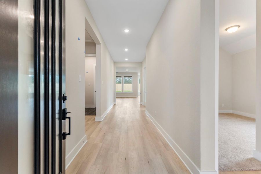 Spacious, unfurnished interior of a new home in , The Woodlands (Image 26).